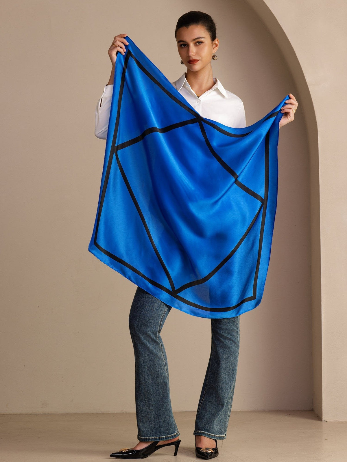 Pañuelo De Seda De Morera 100 Por Ciento Con Estampado Geométrico De Bloques Tamaño 90 x 90 cm