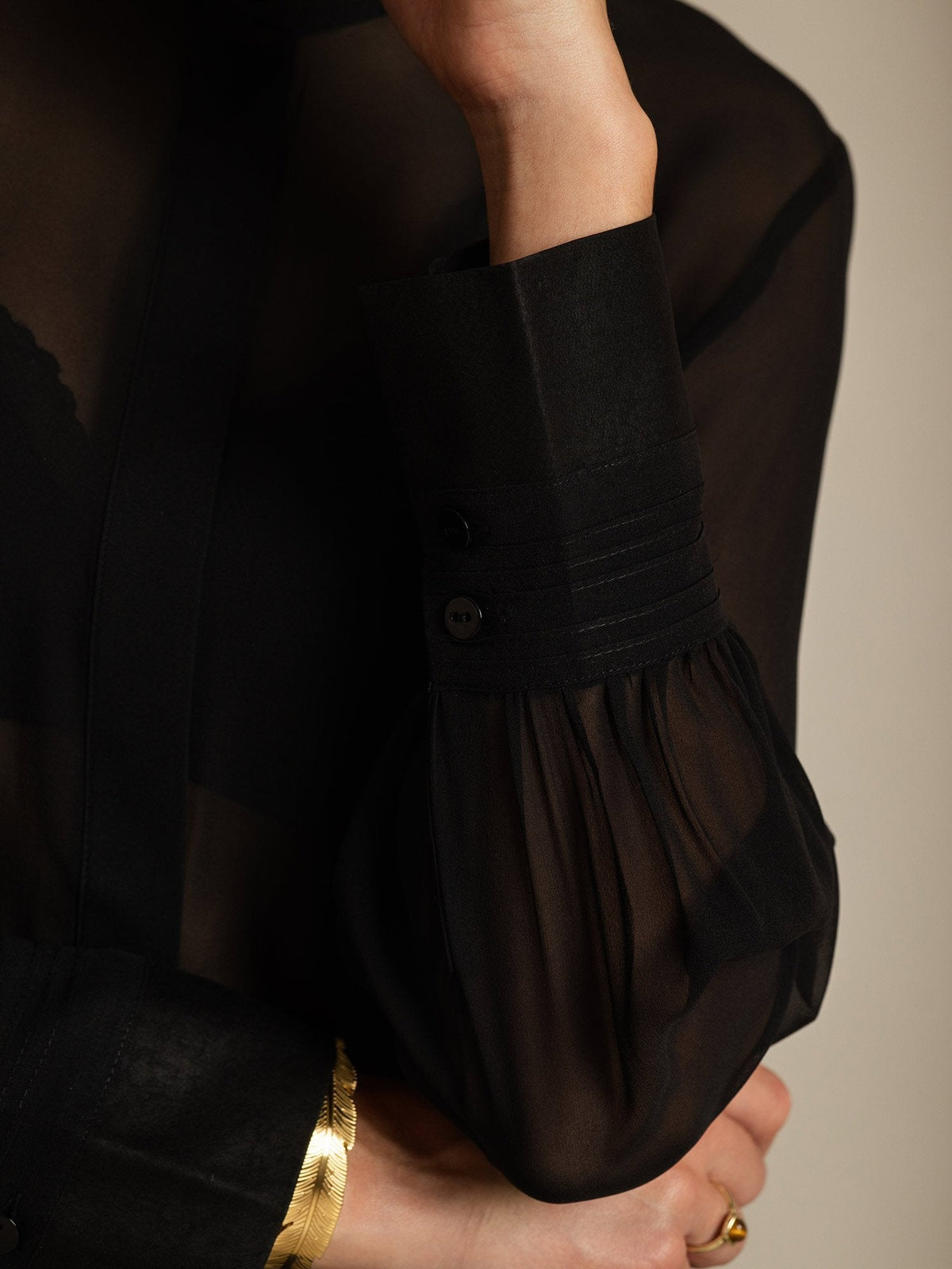 Seda Pura Blusa de Manga Larga Con Corte Transparente