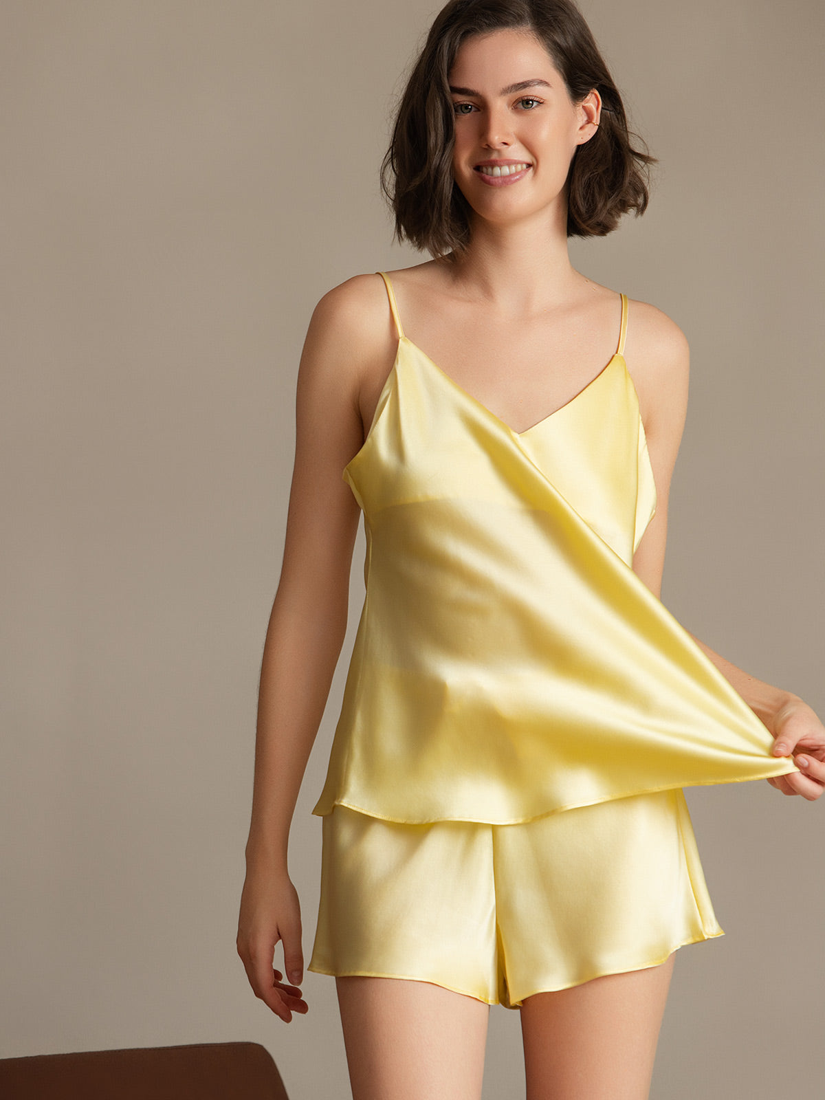 Conjunto De Camisola De Seda Pura Con Escote En V Por Encima De La Rodilla
