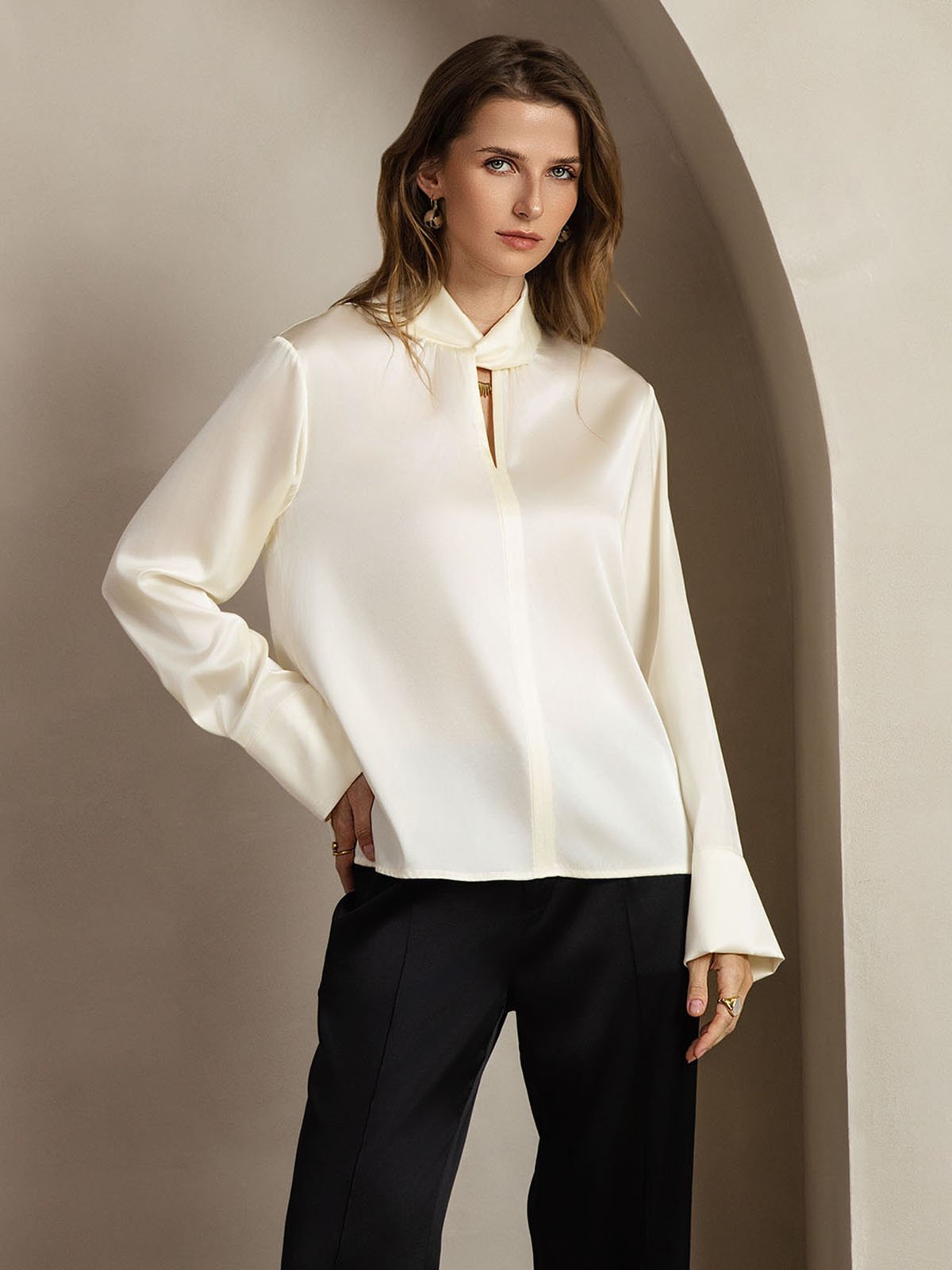 Blusa De Seda 19 Momme Con Escote De Lágrima Y Botones Tipo Perla
