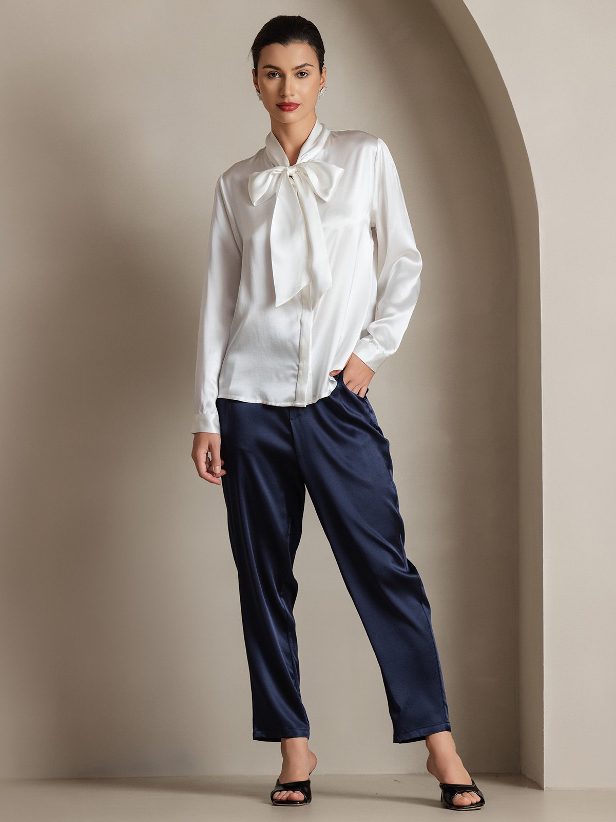 19 Momme Camisa Elegante de Seda con Cuello Lazo y Manga Larga