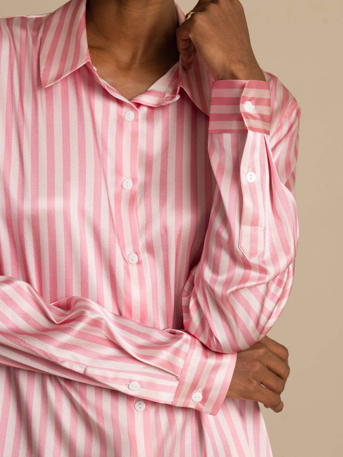 Camisa De Mujer De Seda 19 Momme Con Estampado De Rayas Y Cuello De Solapa