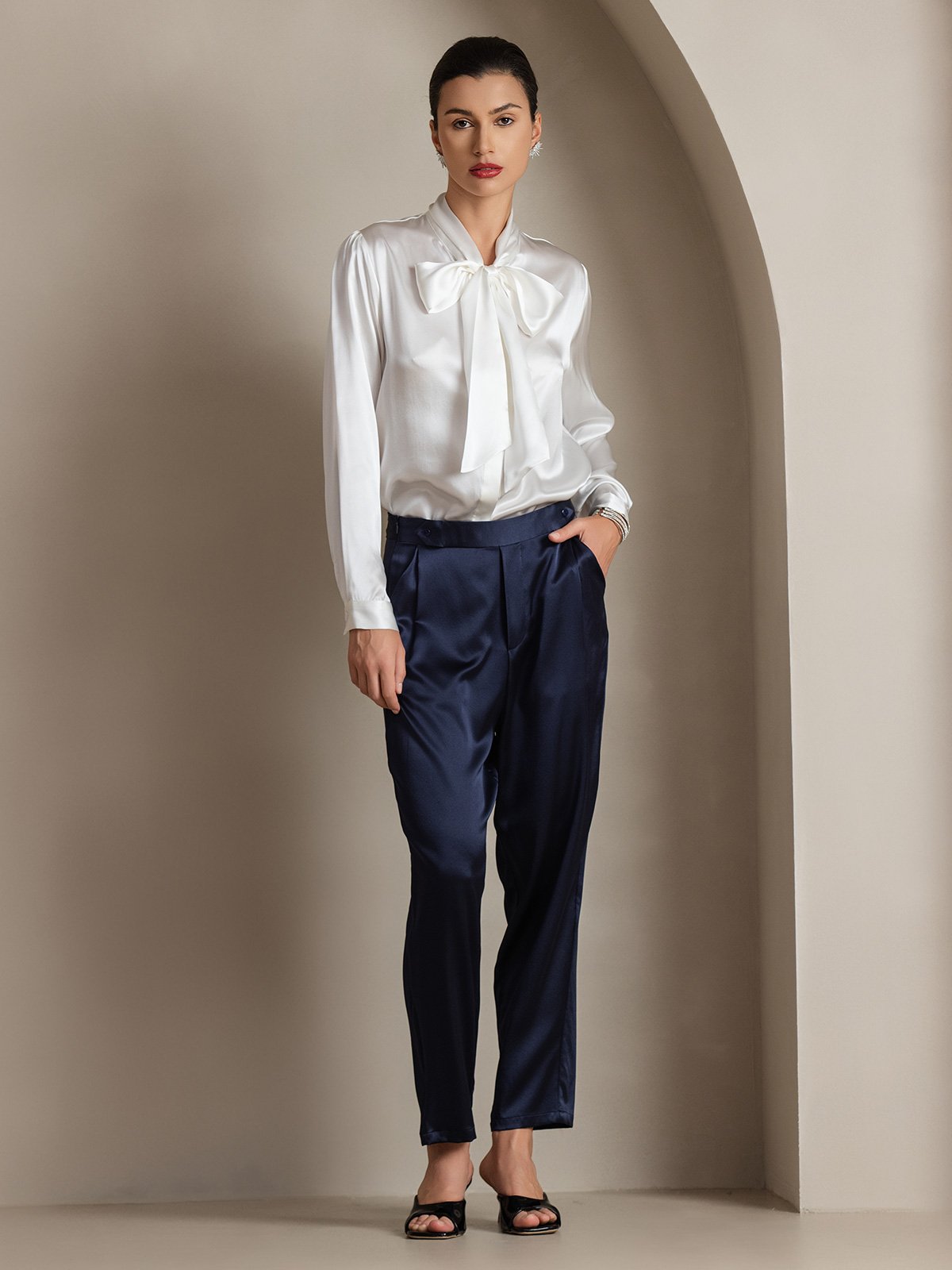 19 Momme Camisa Elegante de Seda con Cuello Lazo y Manga Larga