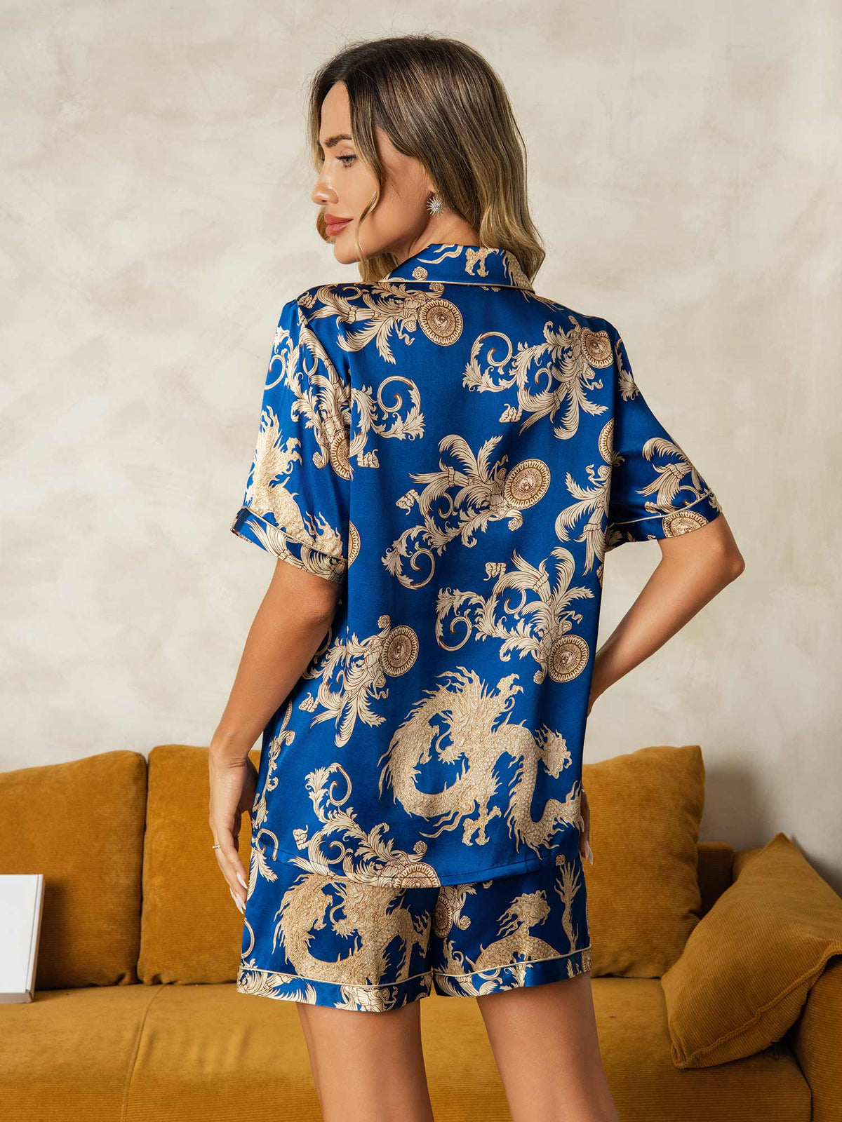 Pijama Mujer Seda Pura Manga Corta Cuello Notch Con Shorts Estampado Dragón