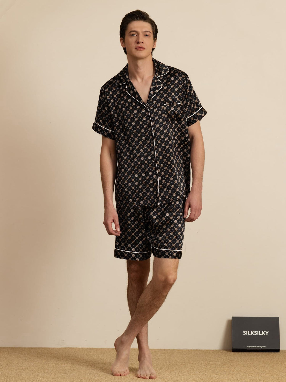 Conjunto Pijama Hombre De Seda Manga Corta Cuello Con Muesca Estampado Cadena Con Shorts