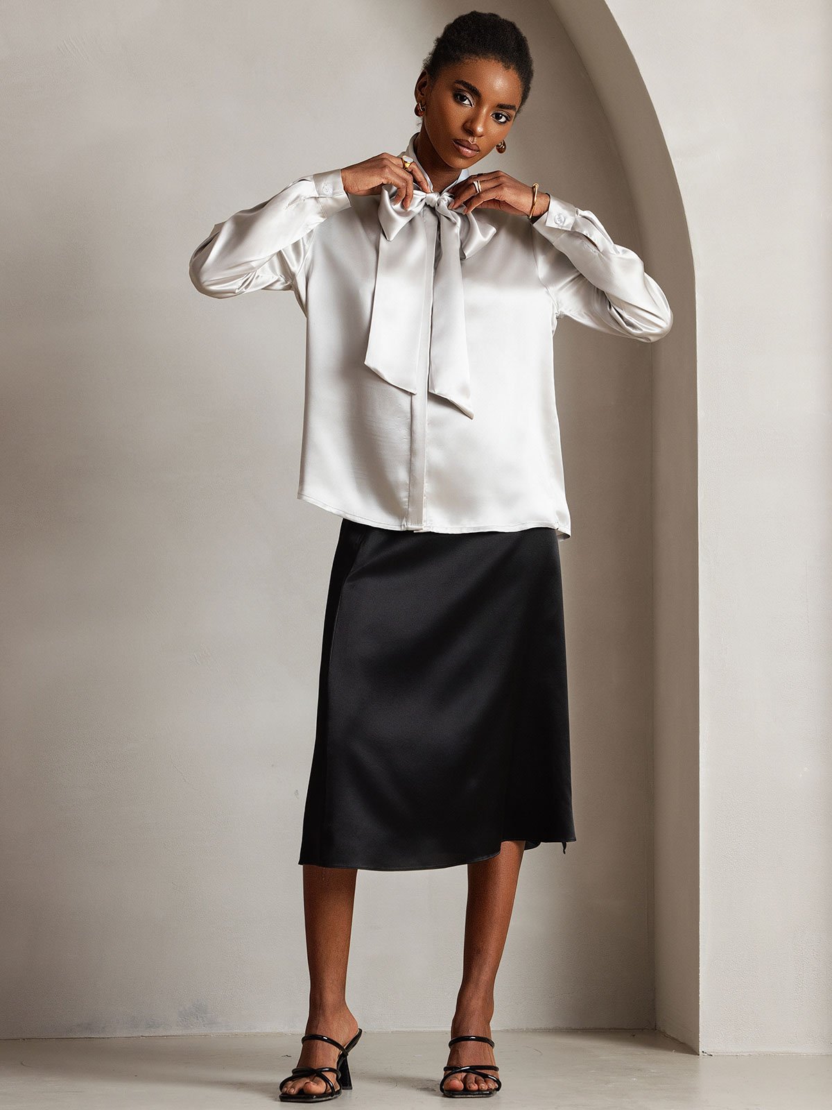 19 Momme Camisa Elegante de Seda con Cuello Lazo y Manga Larga
