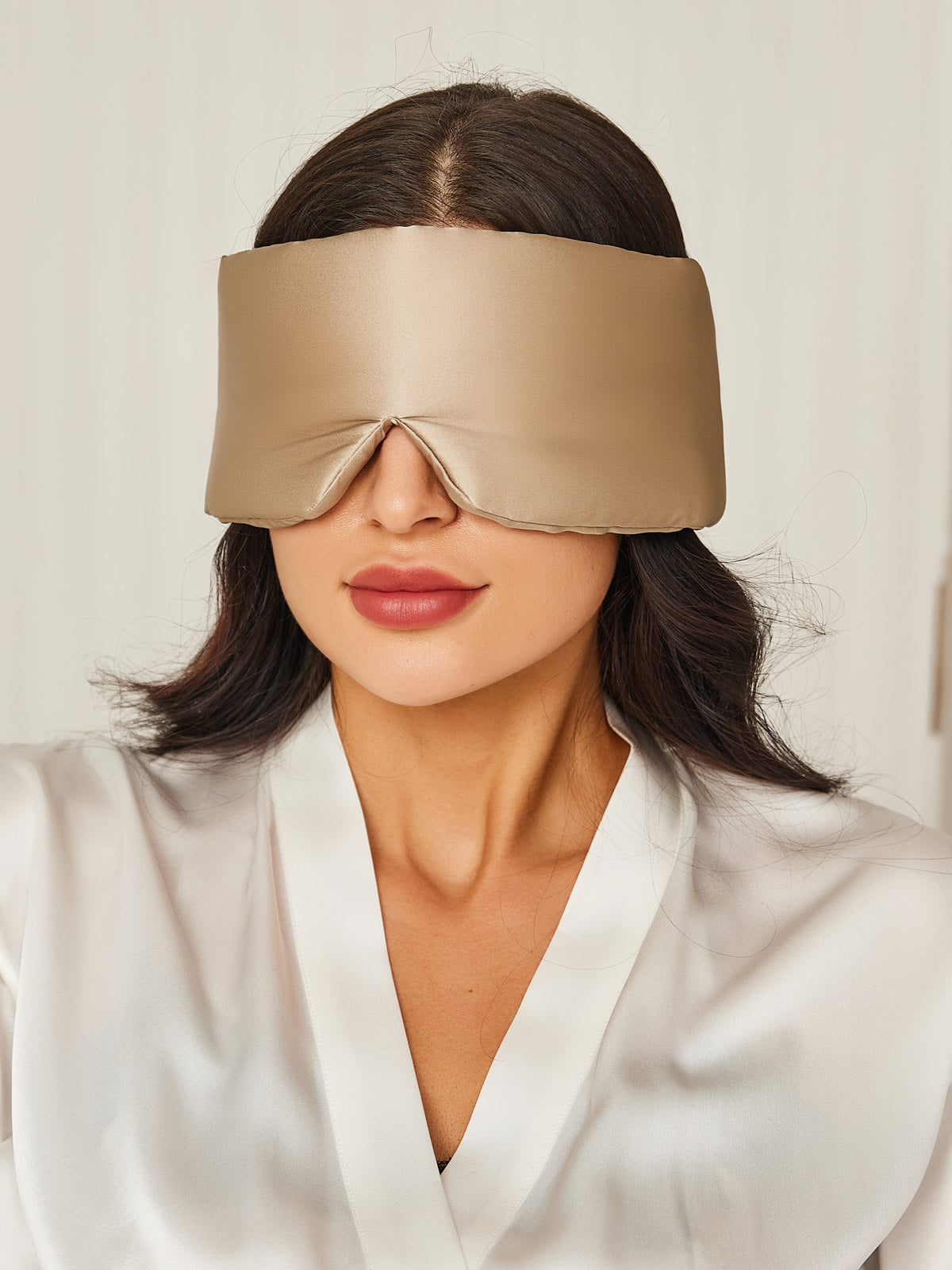 Elegante antifaz para dormir de seda de una pieza