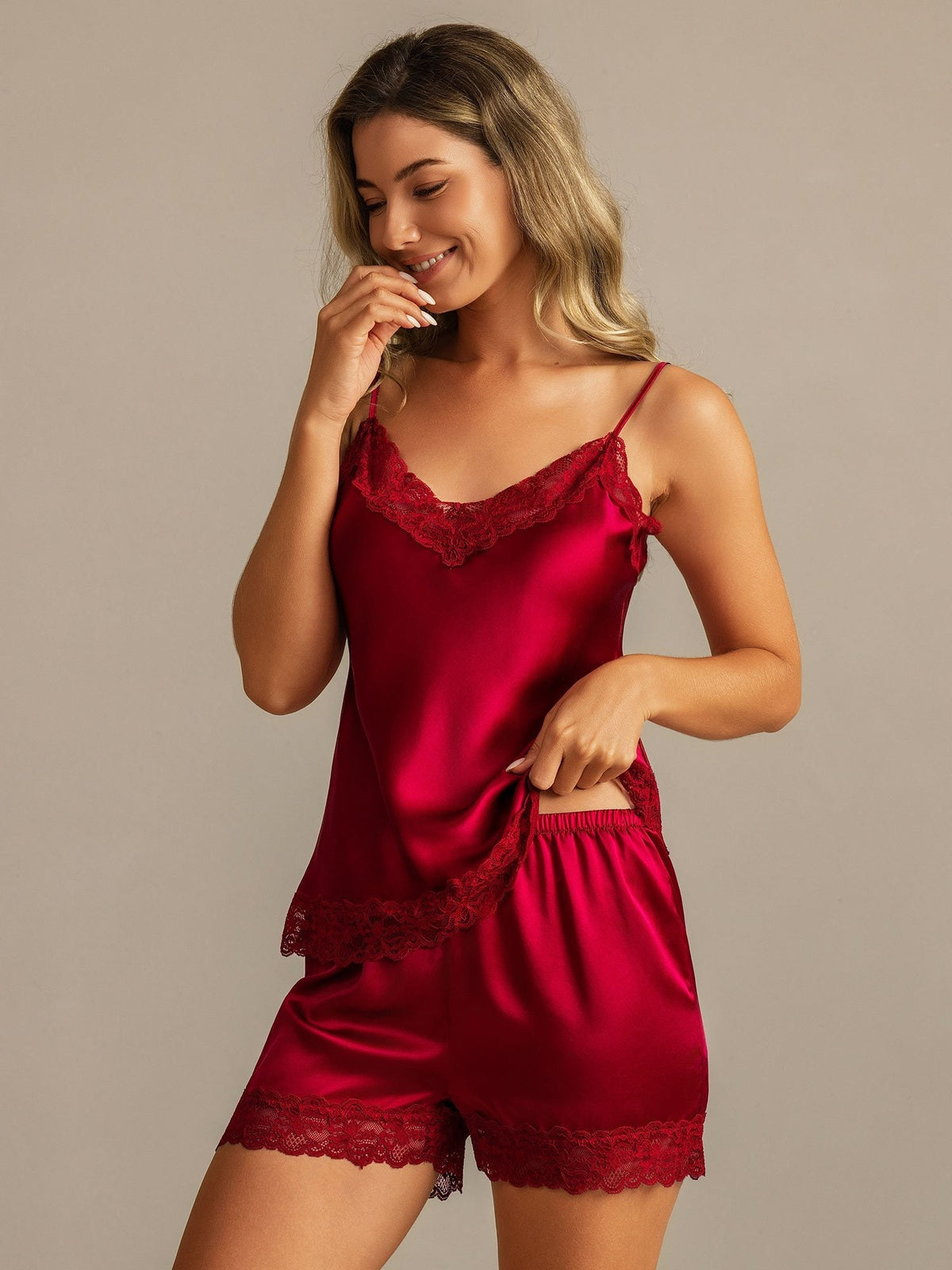 Seda Pura Adorno De Encaje Tirantes Finos Escote En V Conjunto De Camiseta Sexy