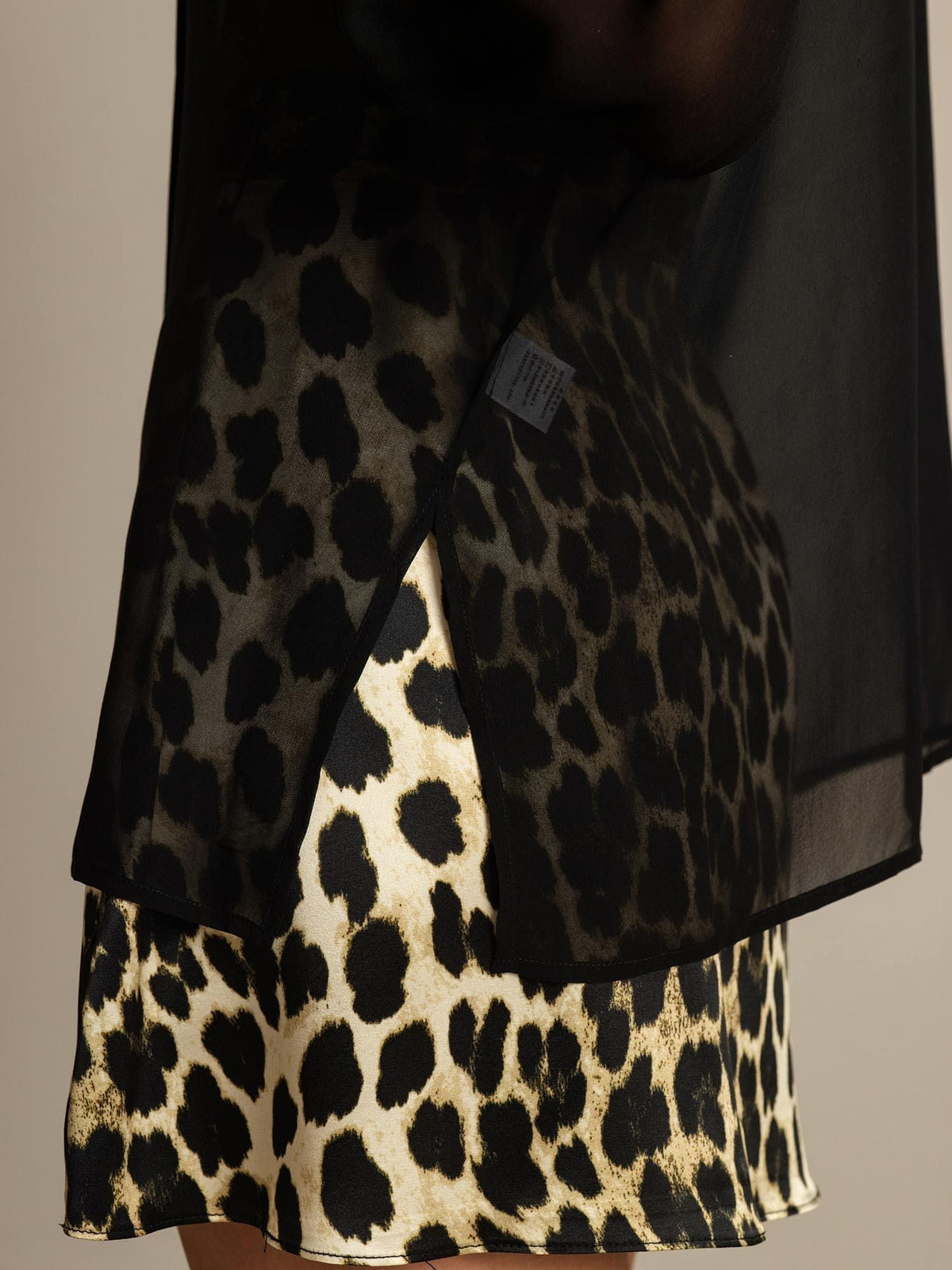 Seda Pura Blusa de Manga Larga Con Corte Transparente