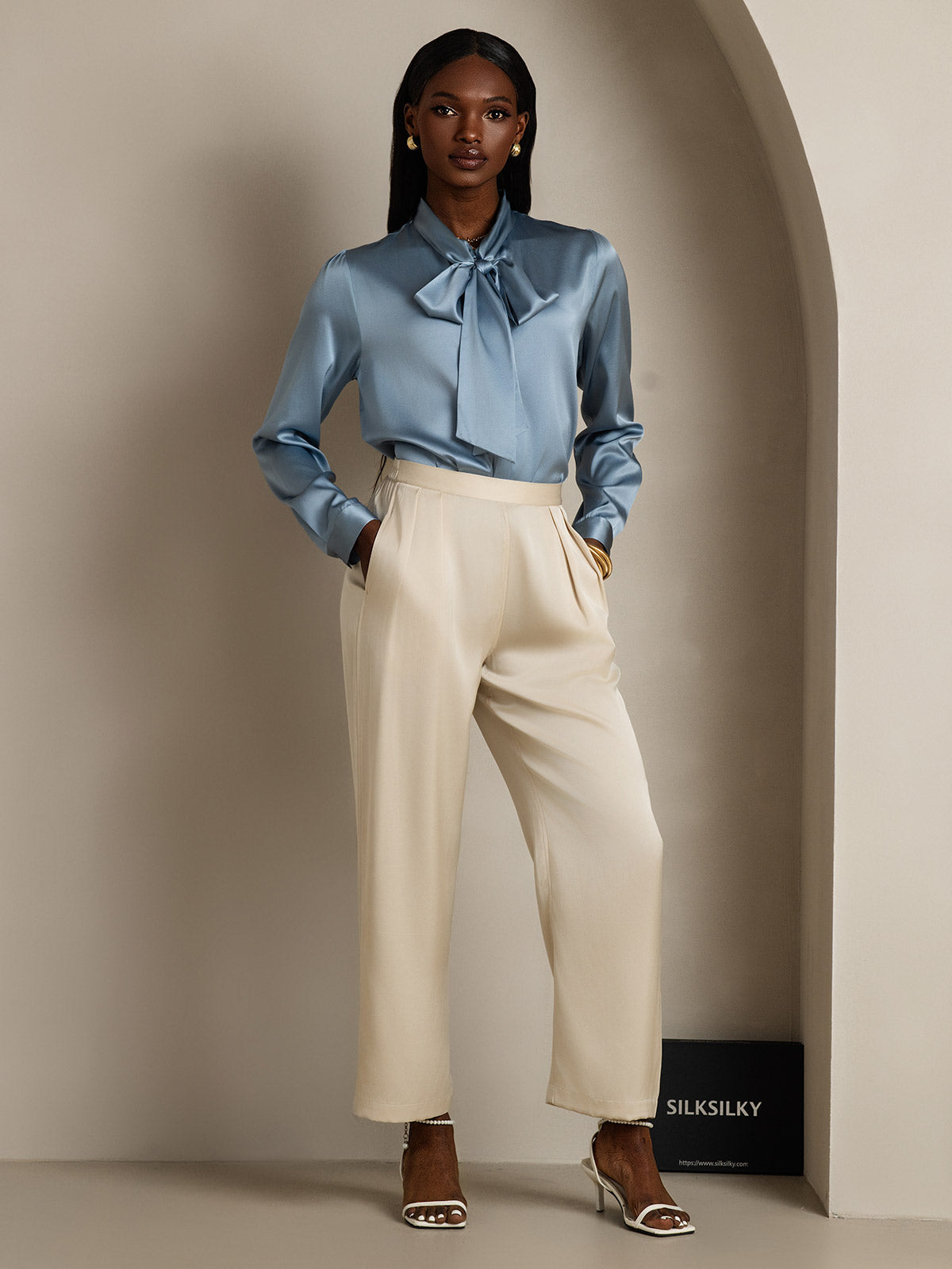 19 Momme Camisa Elegante de Seda con Cuello Lazo y Manga Larga