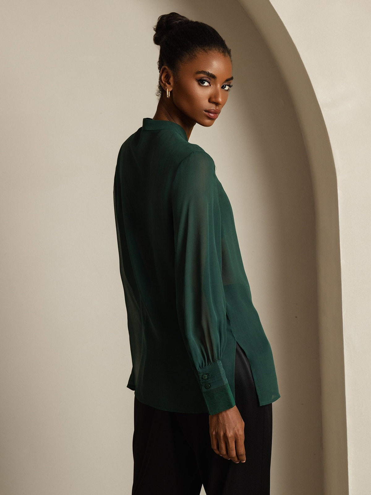 Seda Pura Blusa de Manga Larga Con Corte Transparente