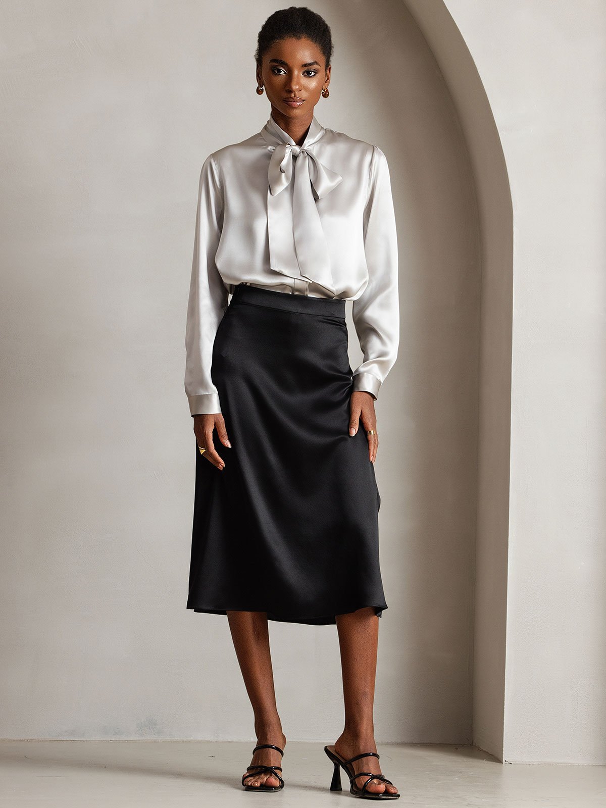 19 Momme Camisa Elegante de Seda con Cuello Lazo y Manga Larga
