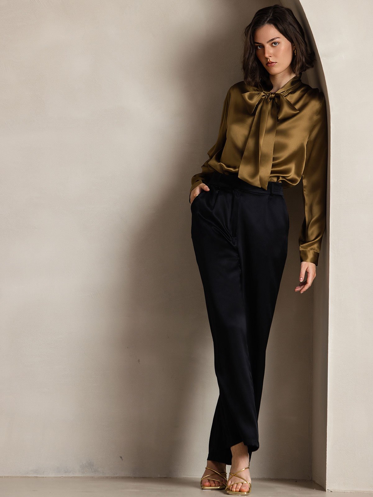 19 Momme Camisa Elegante de Seda con Cuello Lazo y Manga Larga