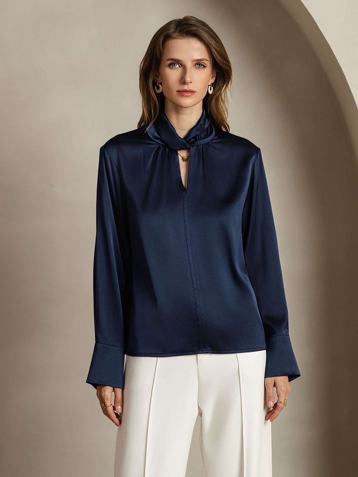 Blusa De Seda 19 Momme Con Escote De Lágrima Y Botones Tipo Perla