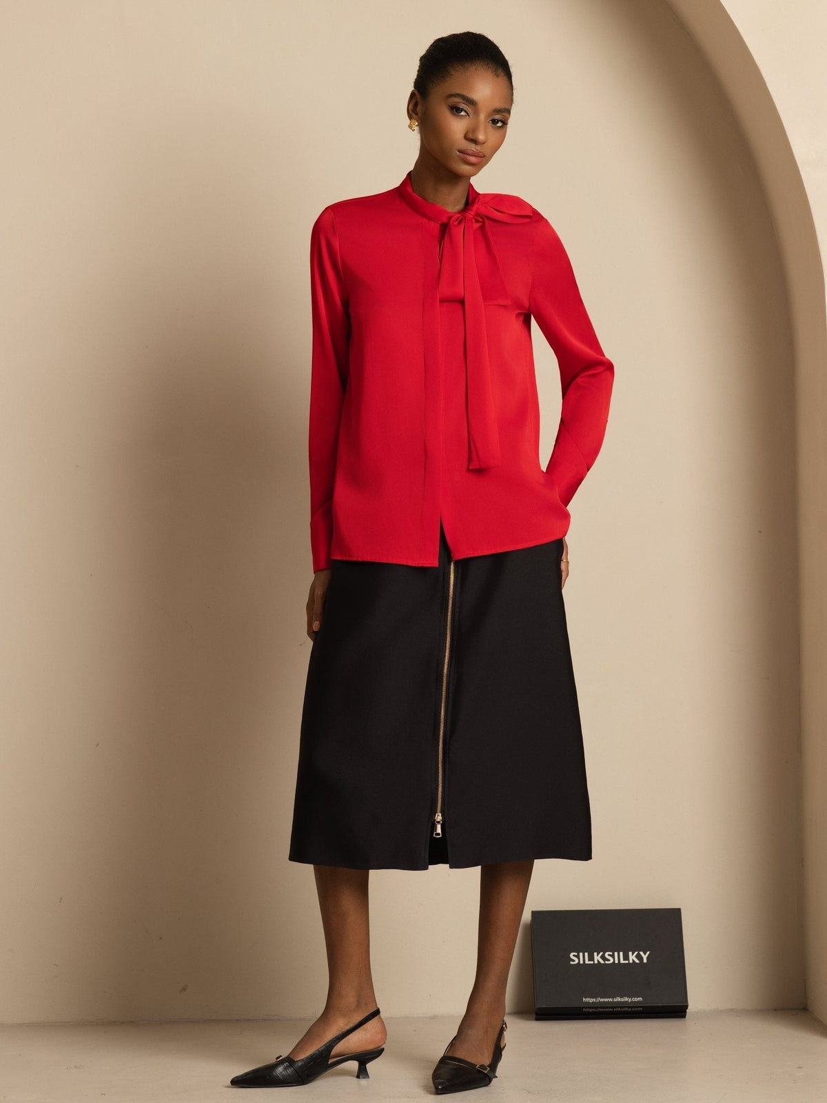 Blusa de Mujer en Seda 19Momme con Tie Neck Manga Larga