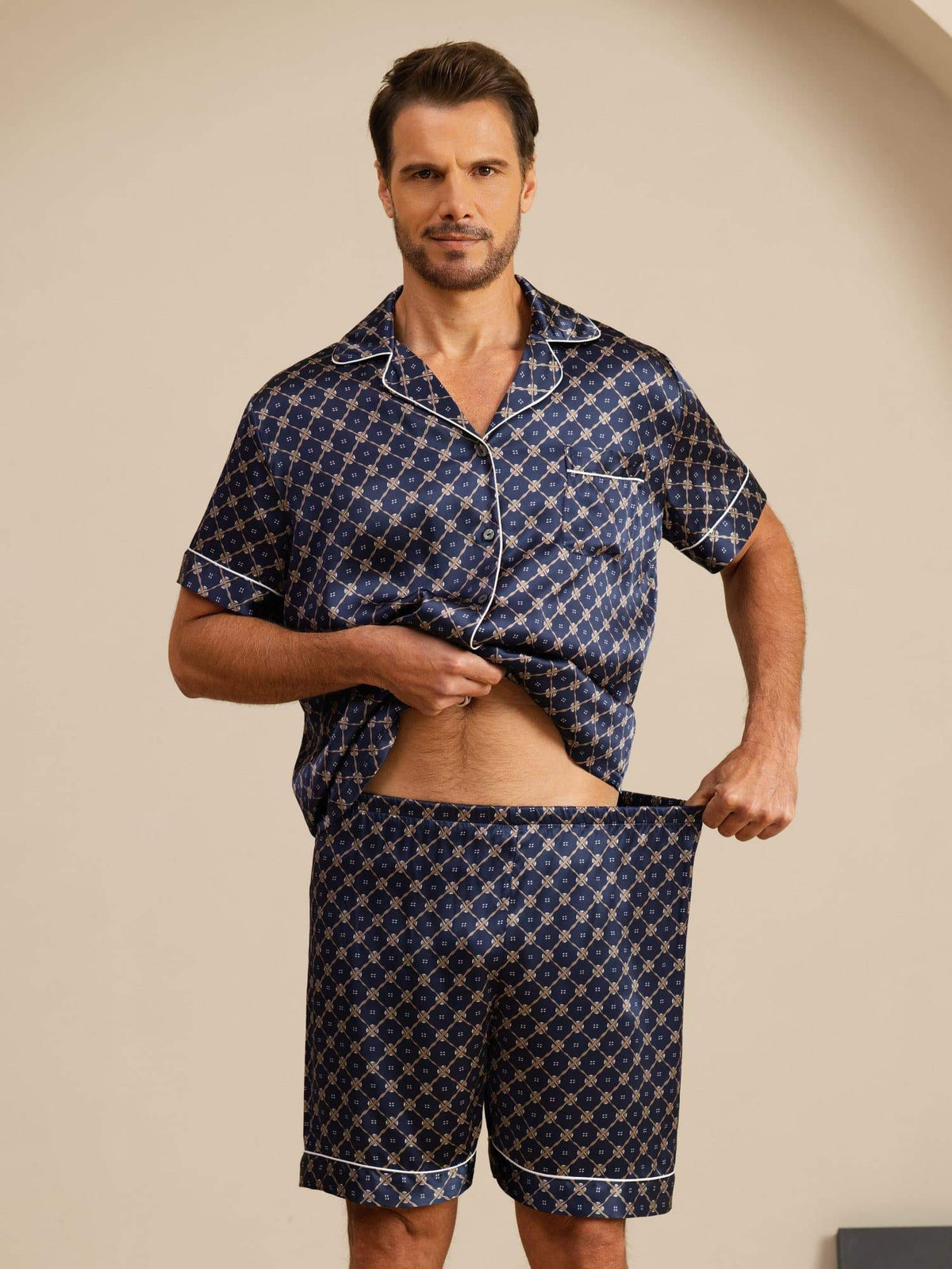 Conjunto Pijama Hombre De Seda Manga Corta Cuello Con Muesca Estampado Cadena Con Shorts
