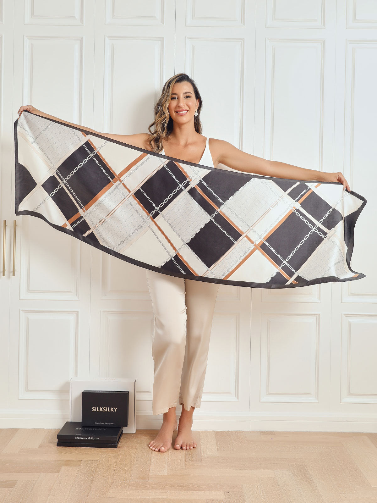 Pañuelo Mantoncillo Rectangular Estampado 100% Seda Morera 170x53cm