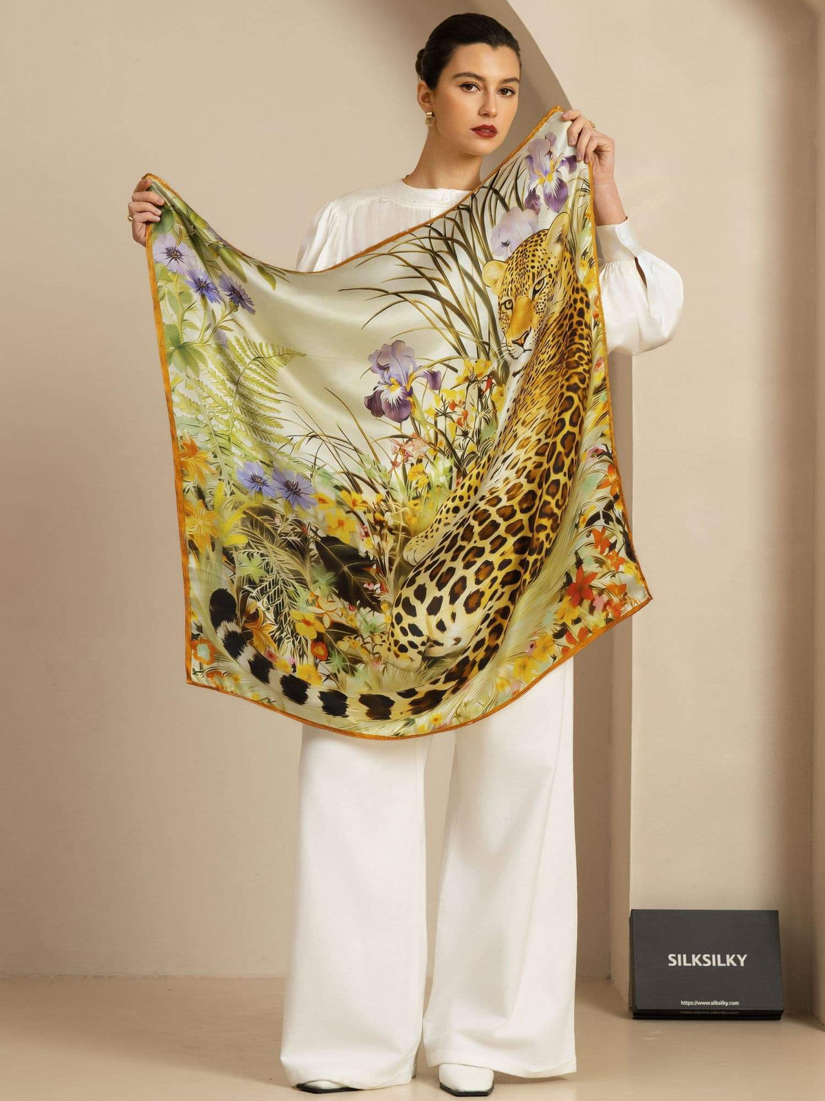 Pura Seda Leopardo & Floral Pañuelo - Tamaño 90x90cm