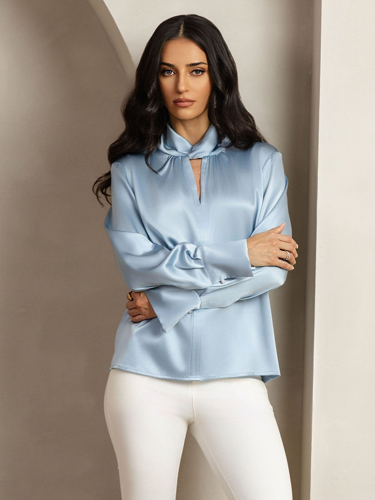 Blusa De Seda 19 Momme Con Escote De Lágrima Y Botones Tipo Perla