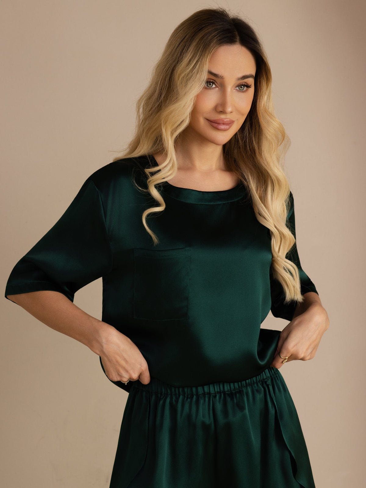 Camiseta informal de seda pura para dormir para mujer (pantalones cortos no incluidos)