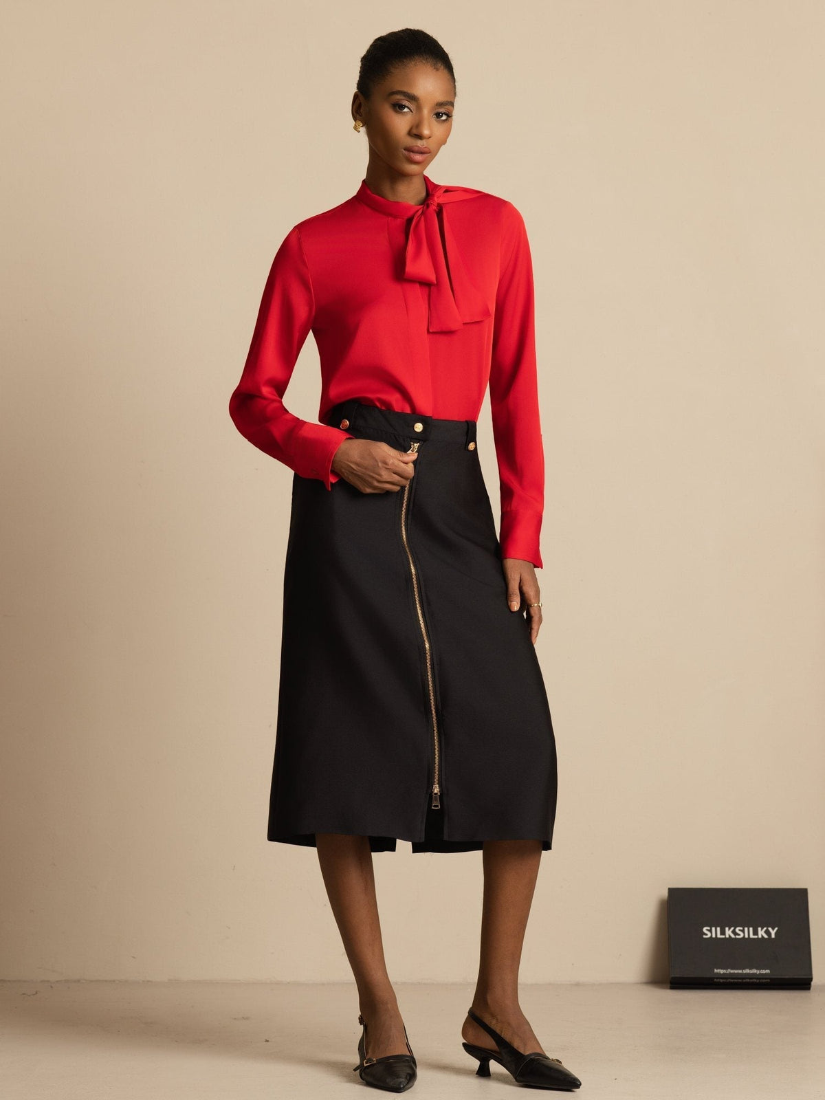 Blusa de Mujer en Seda 19Momme con Tie Neck Manga Larga