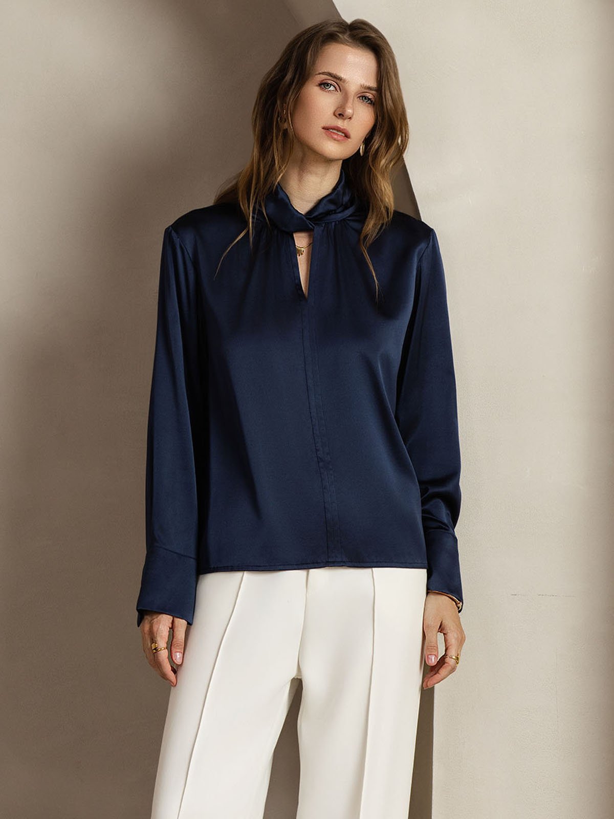 Blusa De Seda 19 Momme Con Escote De Lágrima Y Botones Tipo Perla