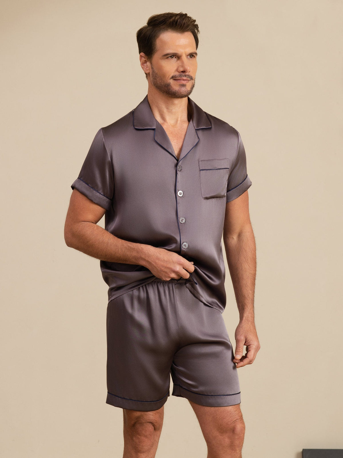 Pijama De Hombre De Pura Seda Con Mangas Cortas Cuello Solapa Y Shorts