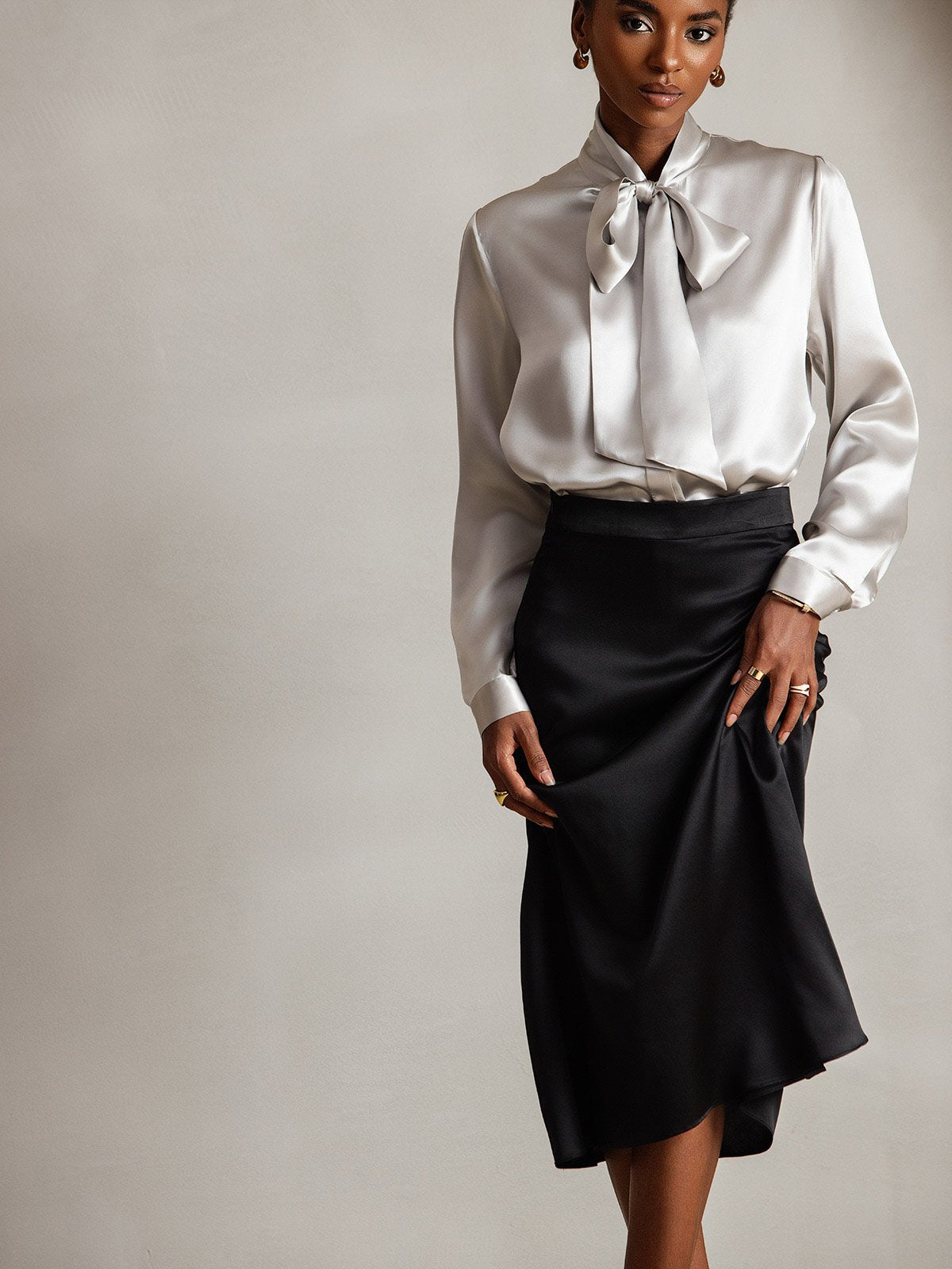 19 Momme Camisa Elegante de Seda con Cuello Lazo y Manga Larga
