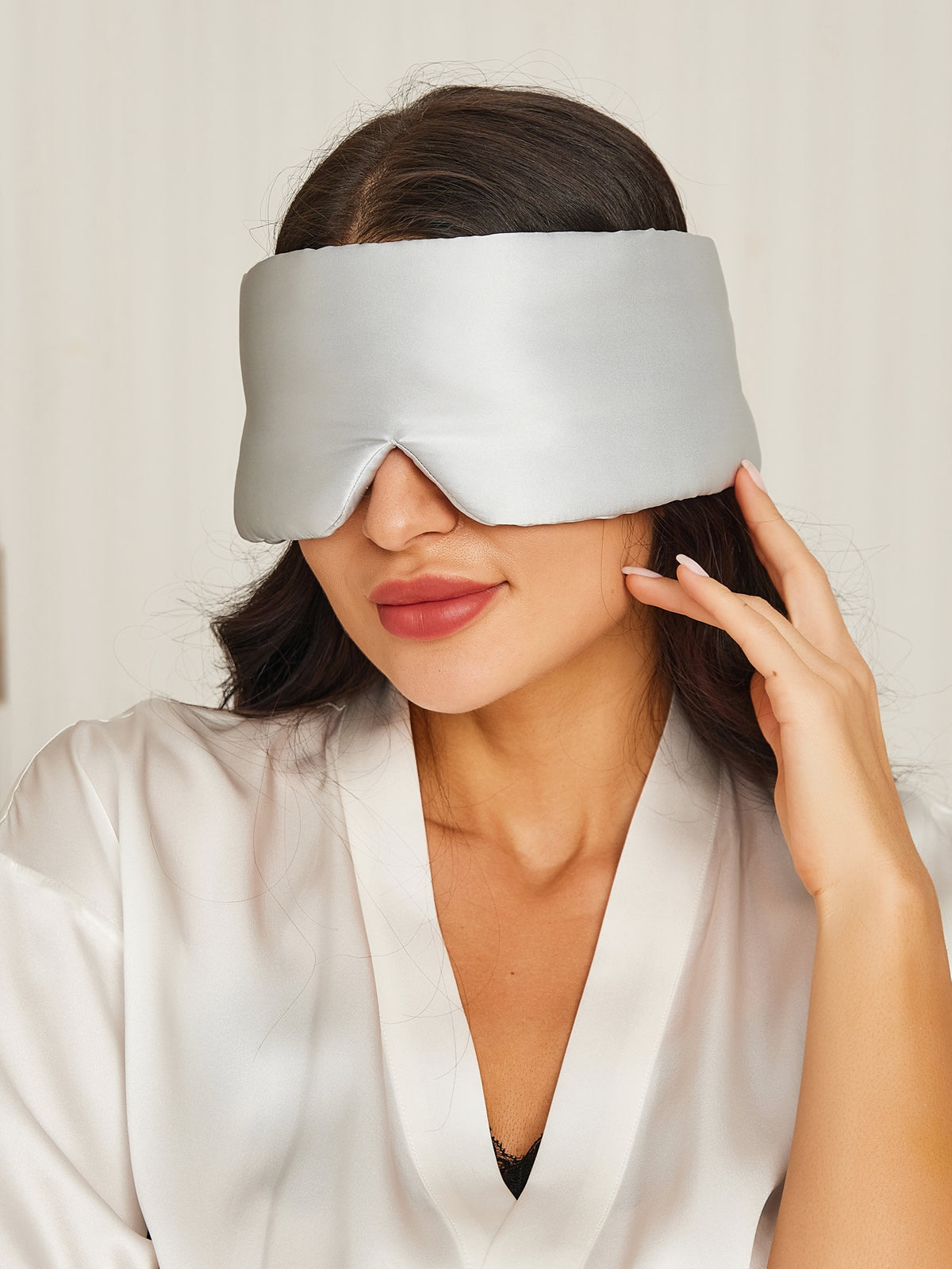 Elegante antifaz para dormir de seda de una pieza
