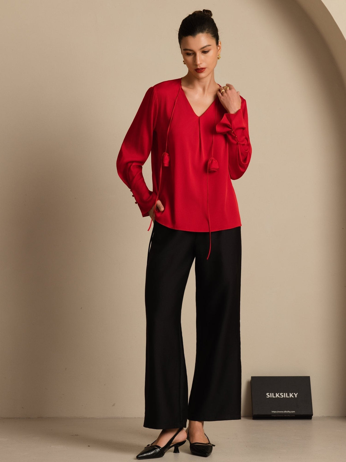 Blusa De Seda Para Mujer 19Momme Con Cuello En V De Manga Larga Con Detalle De Rosa 3D