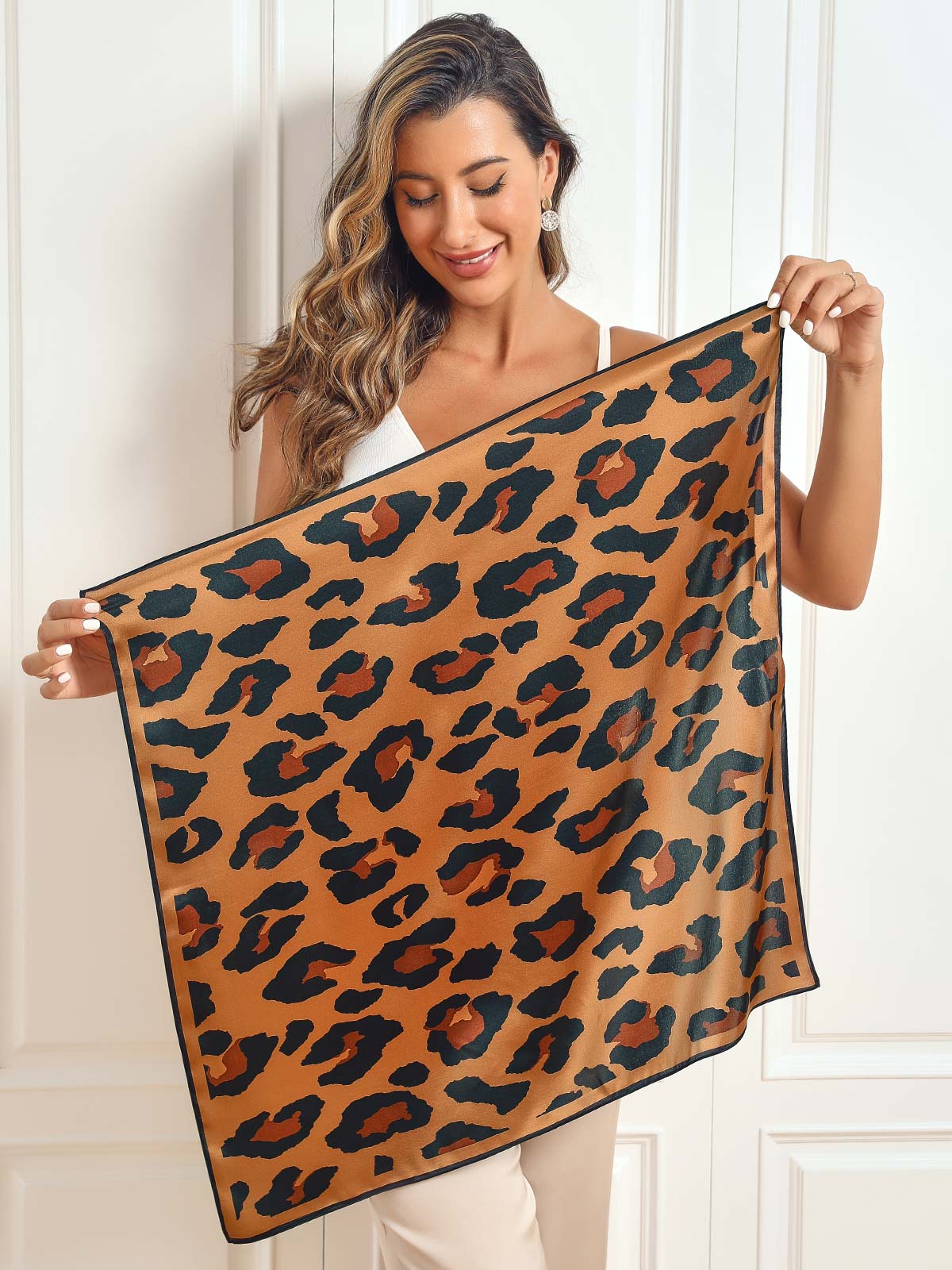 Pañuelo cuadrado estampado de seda pura 68x68cm/26,8