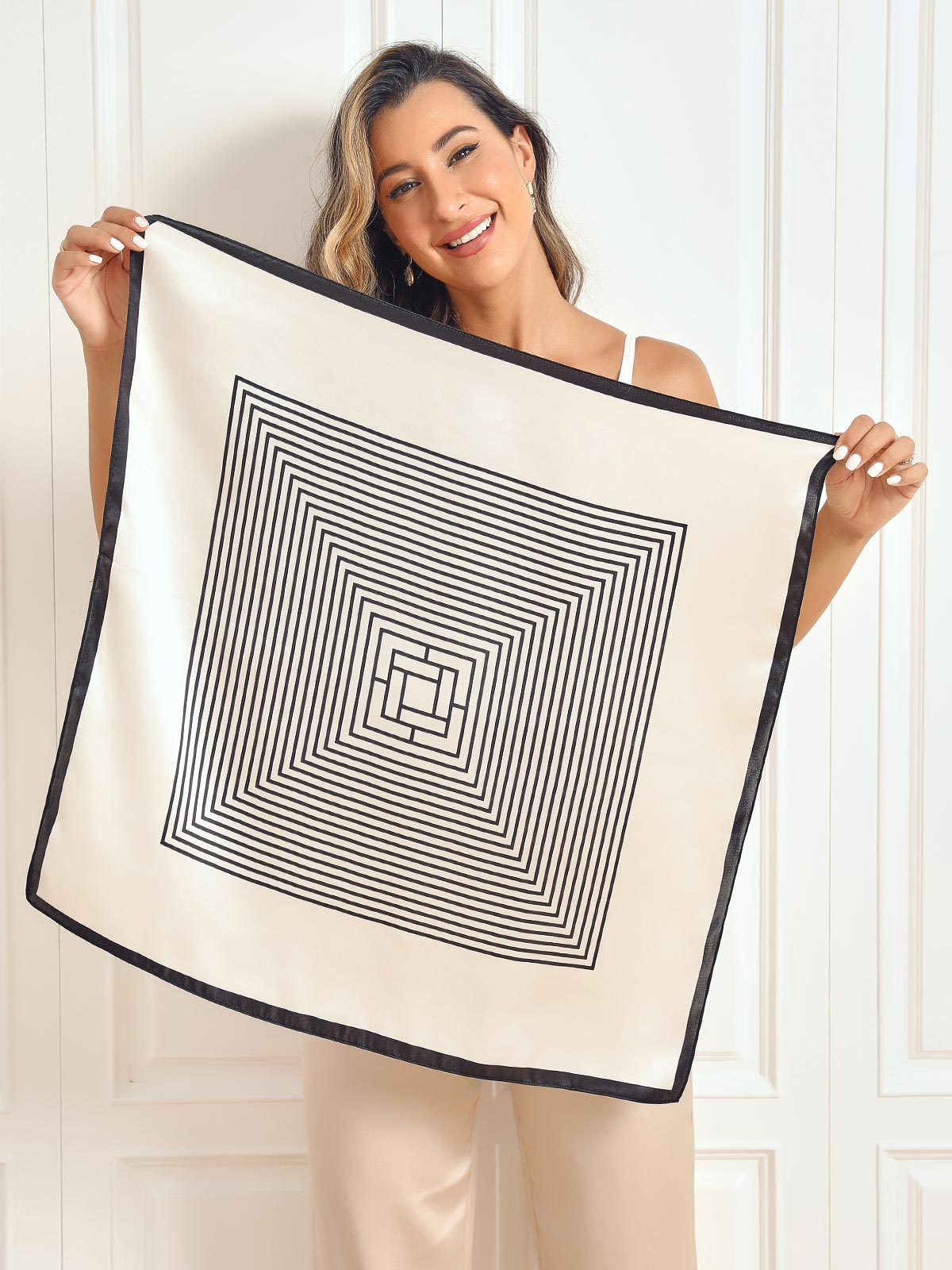 Pañuelo Cuadrado Estampado de Seda Pura 68x68cm