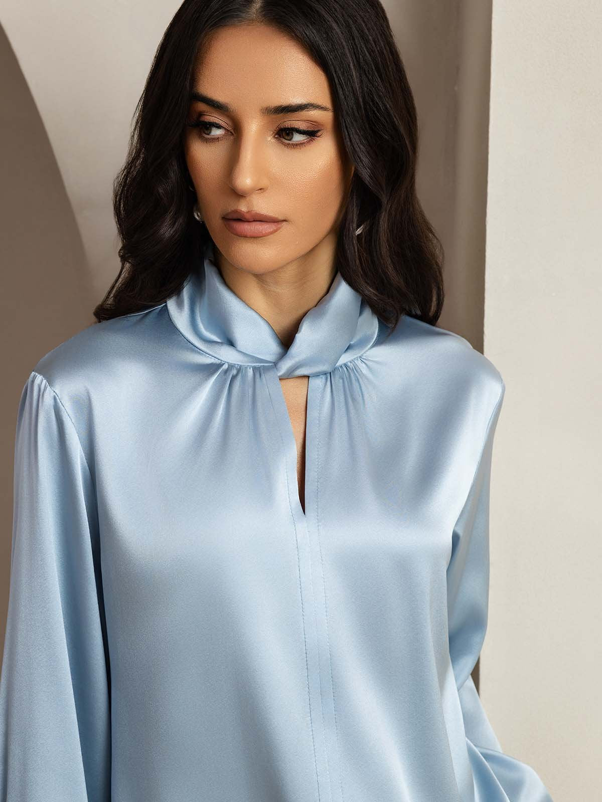Blusa De Seda 19 Momme Con Escote De Lágrima Y Botones Tipo Perla