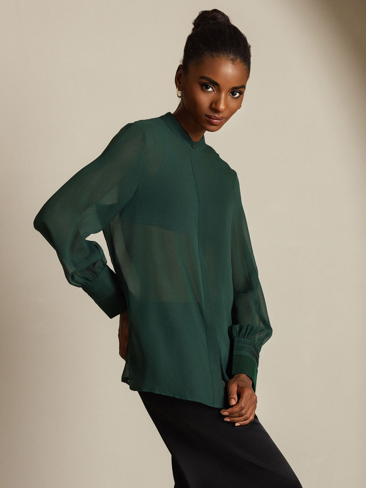 Seda Pura Blusa de Manga Larga Con Corte Transparente