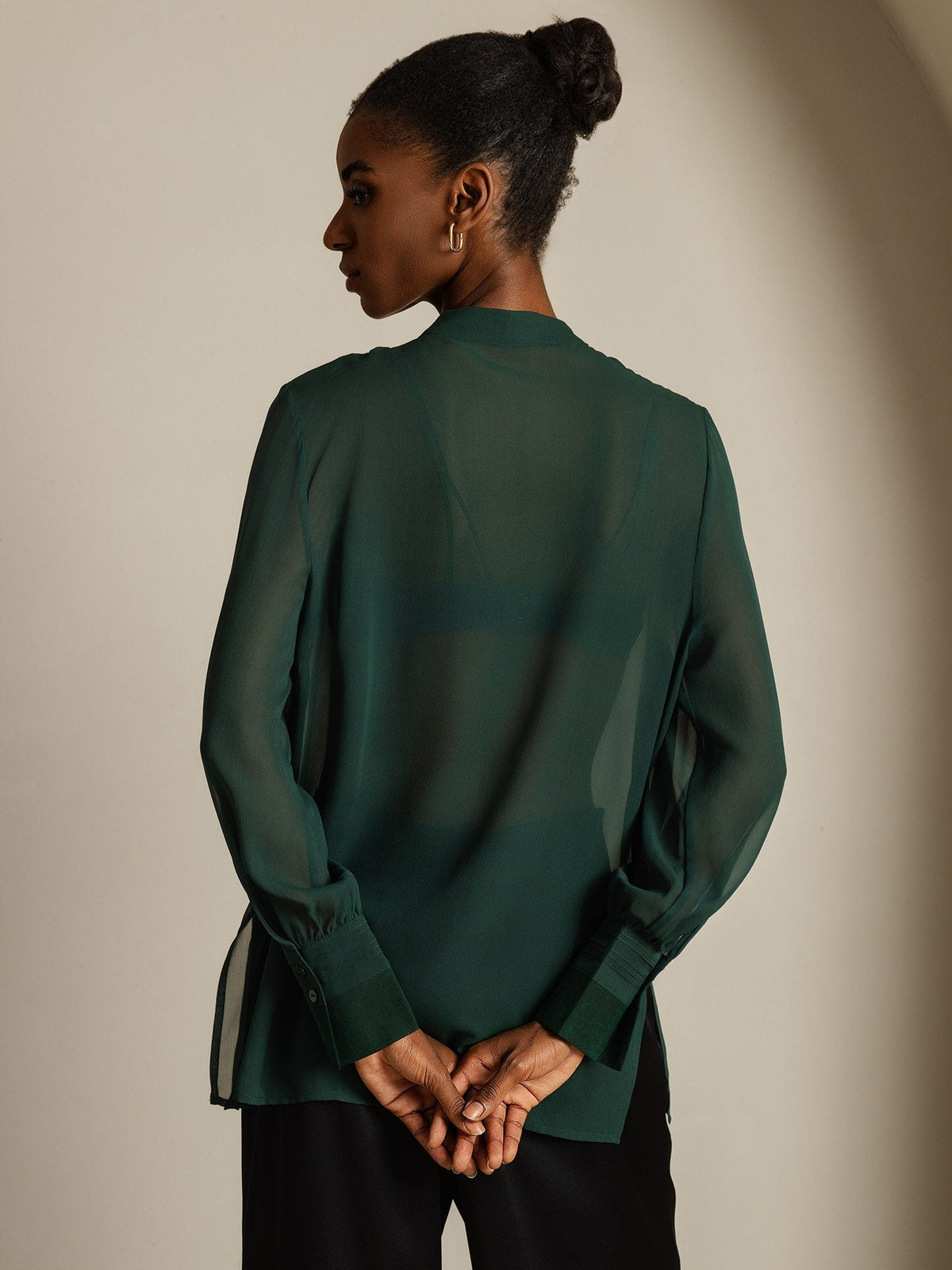 Seda Pura Blusa de Manga Larga Con Corte Transparente