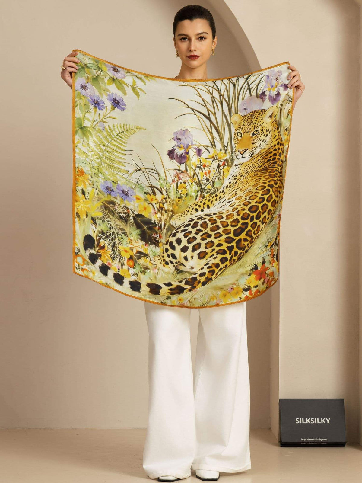 Pura Seda Leopardo & Floral Pañuelo - Tamaño 90x90cm