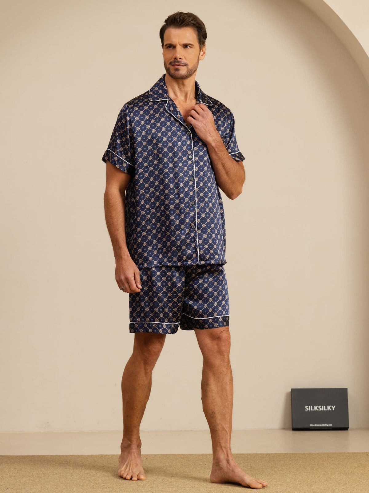 Conjunto Pijama Hombre De Seda Manga Corta Cuello Con Muesca Estampado Cadena Con Shorts