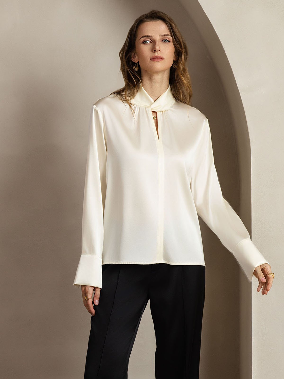 Blusa De Seda 19 Momme Con Escote De Lágrima Y Botones Tipo Perla