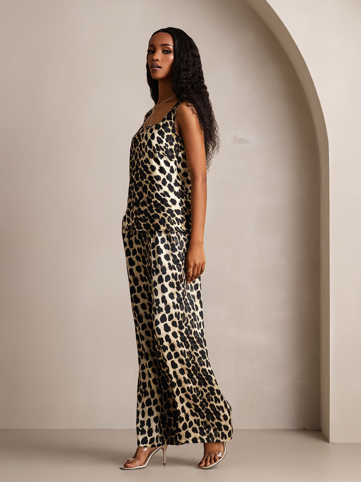 Conjunto De Mujer De Pura Seda Con Estampado De Leopardo – Top De Cuello En U Y Pantalones De Pierna Ancha