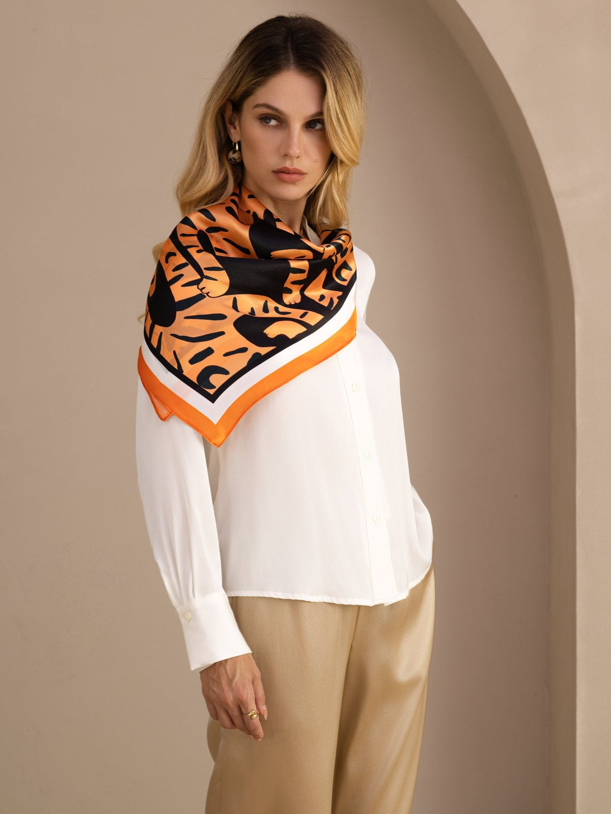 100 Porciento Bufanda De Seda De Morera Con Diseño De Tigre Tamaño 90x90cm
