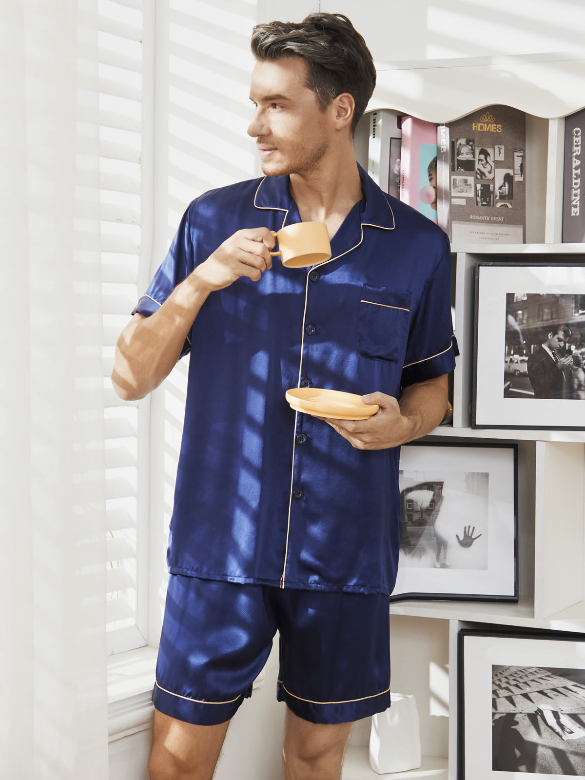 Pijama De Hombre De Pura Seda Con Mangas Cortas Cuello Solapa Y Shorts