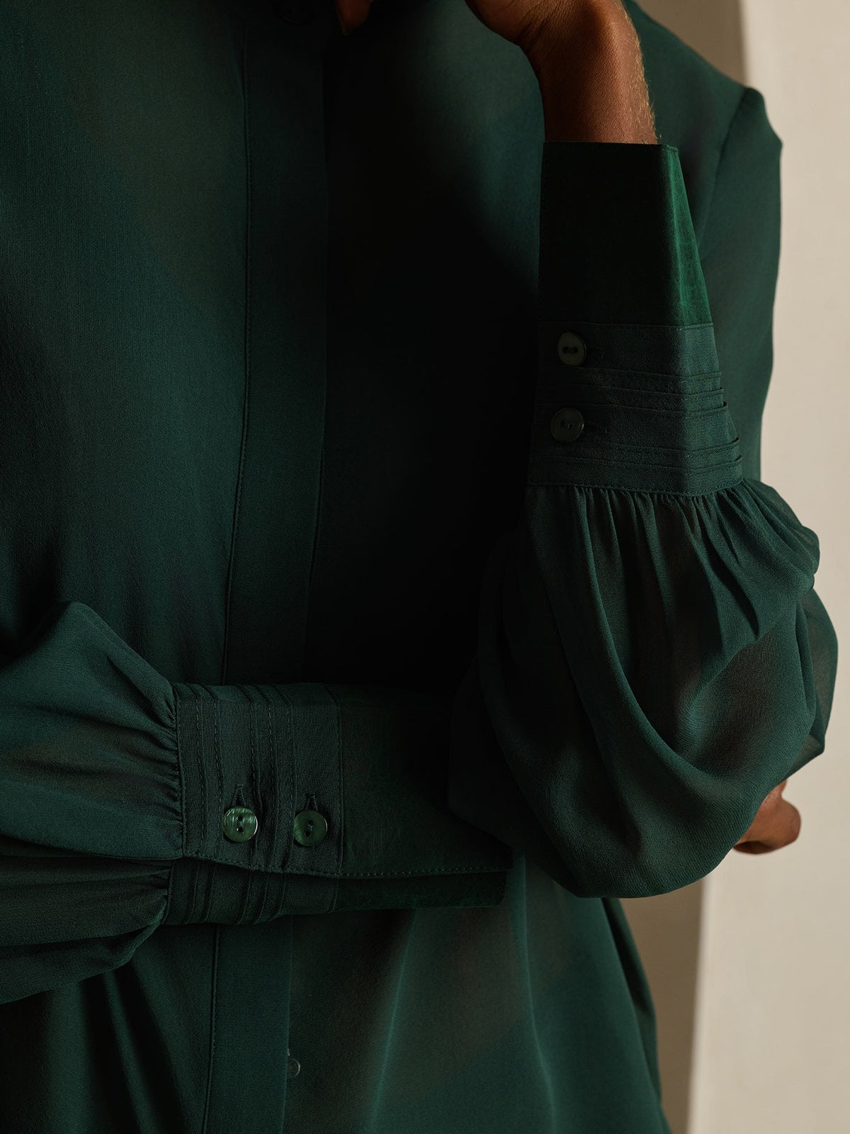 Seda Pura Blusa de Manga Larga Con Corte Transparente