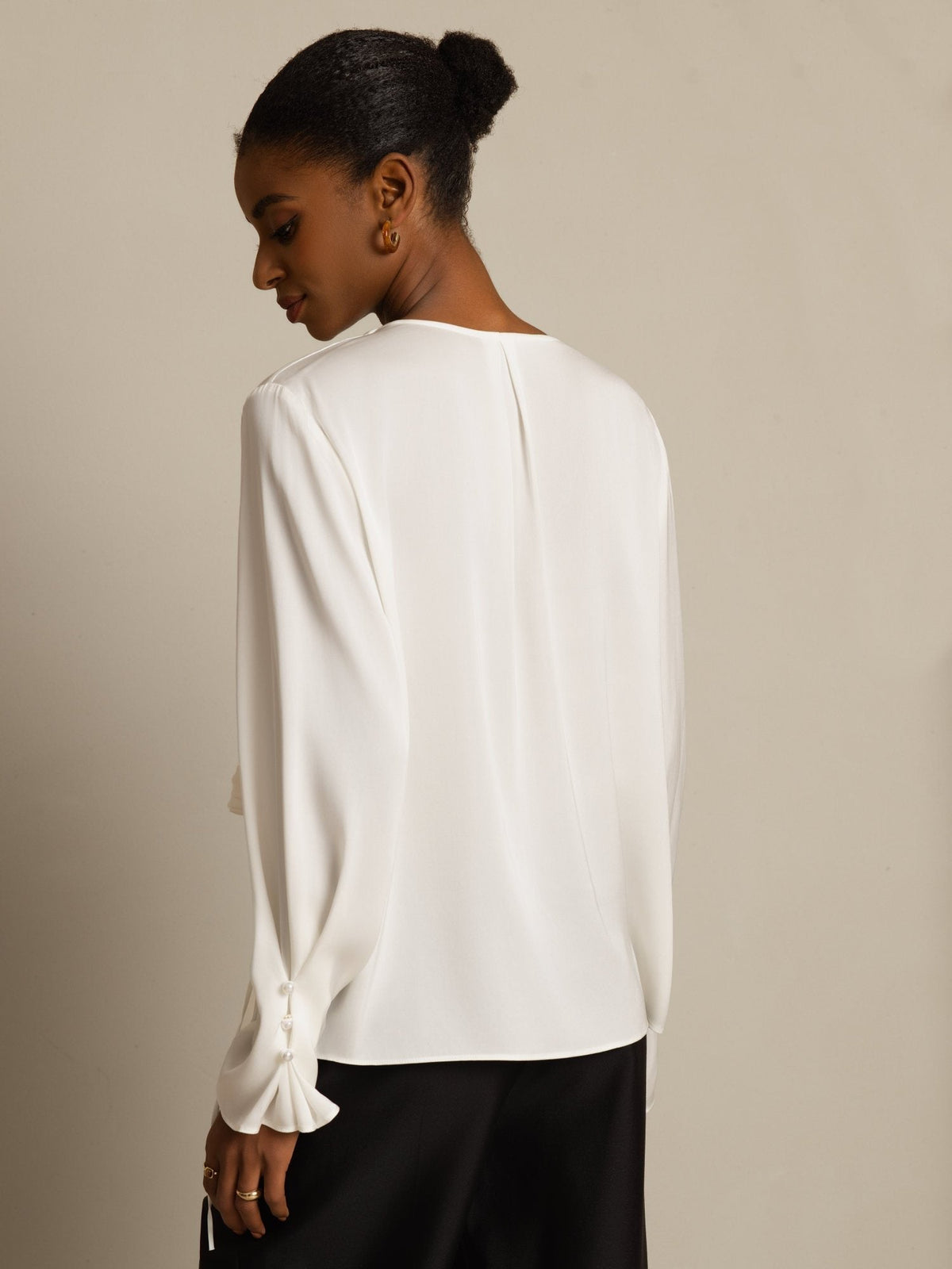 Blusa De Seda Para Mujer 19Momme Con Cuello En V De Manga Larga Con Detalle De Rosa 3D