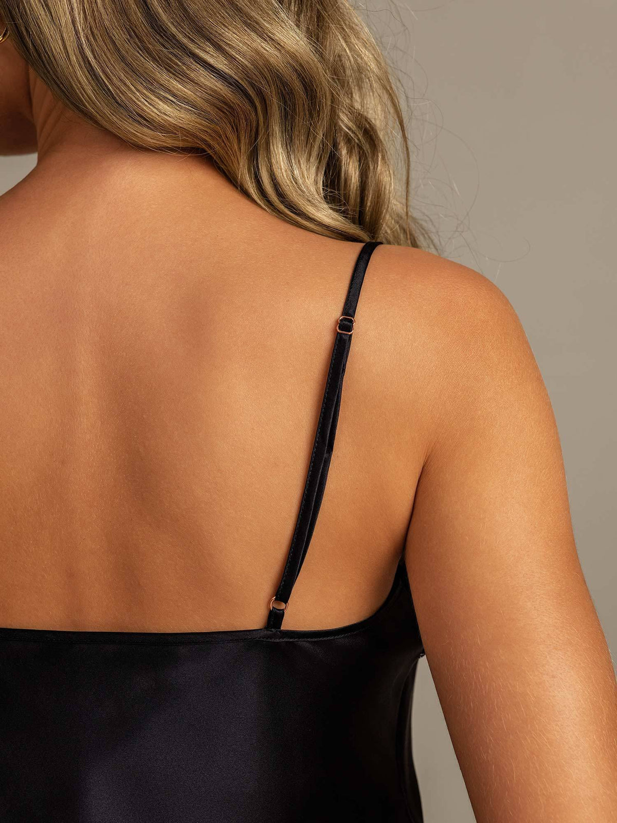 Seda Pura Adorno De Encaje Tirantes Finos Escote En V Conjunto De Camiseta Sexy